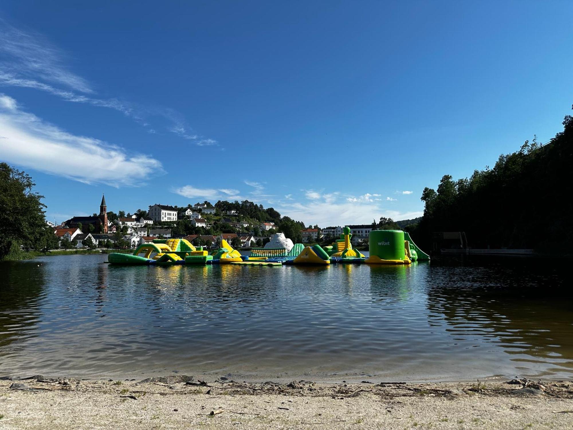 Familievennlig Apartment Tvedestrand Buitenkant foto